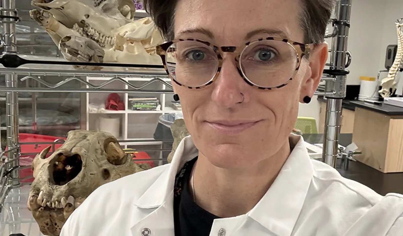 Lisa Crecer Lab Lisa Snoderly-Foster talks about new biology lab course BIOL 3111 Human ...